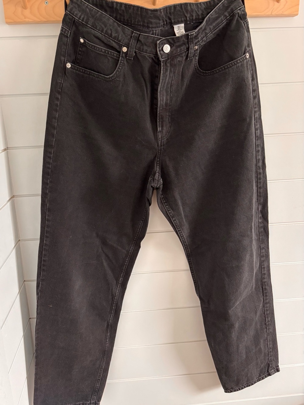 H&M 90s Baggy High Jeans – Faded Black / Charcoal (Size 12)
